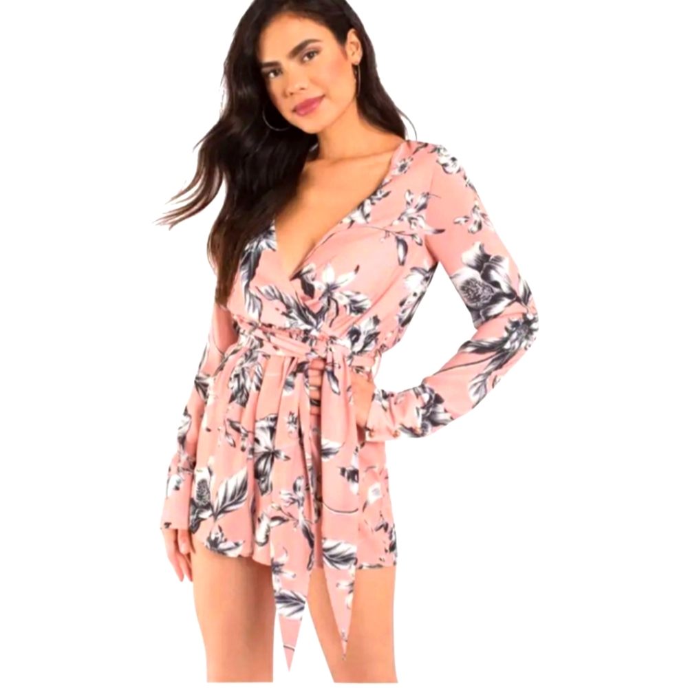 Angel ROSE FLORAL SHORT ROMPER SIZE 10 BOHO  New without tags Fully Lined Soft
